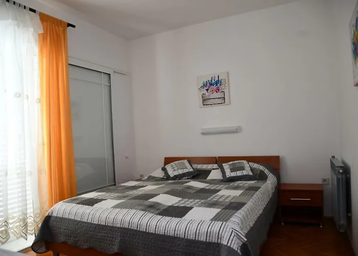 Josip Apartamento Rab Town